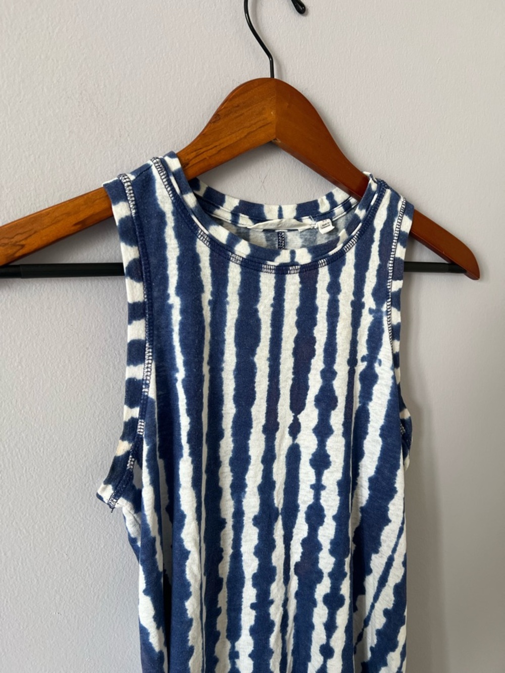 Athleta Navy and White Tie-Dye Stripe Tank - Picture 2 of 7